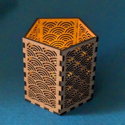 Photophore hexagonal en bois avec bougie LED